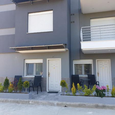 Luxrooms Ofrinion Exterior photo