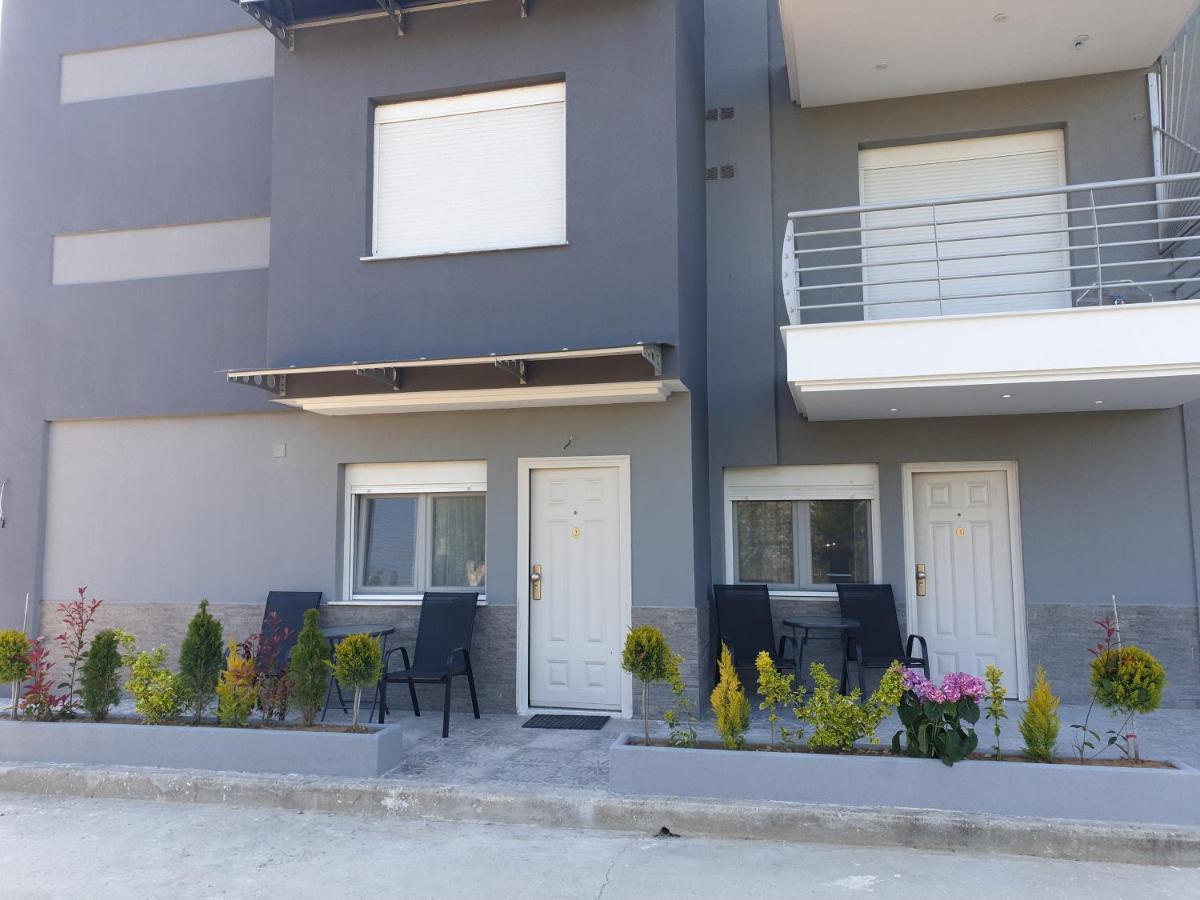 Luxrooms Ofrinion Exterior photo