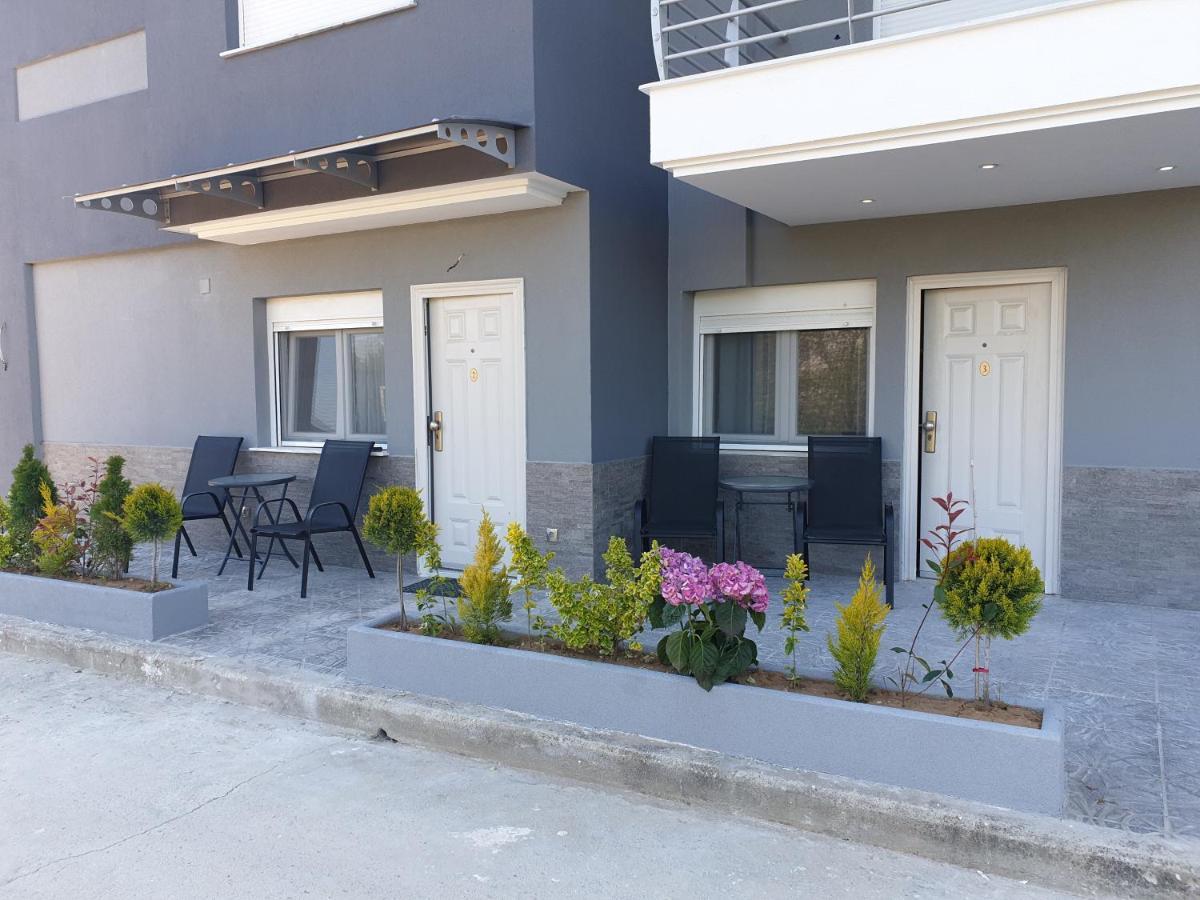 Luxrooms Ofrinion Exterior photo