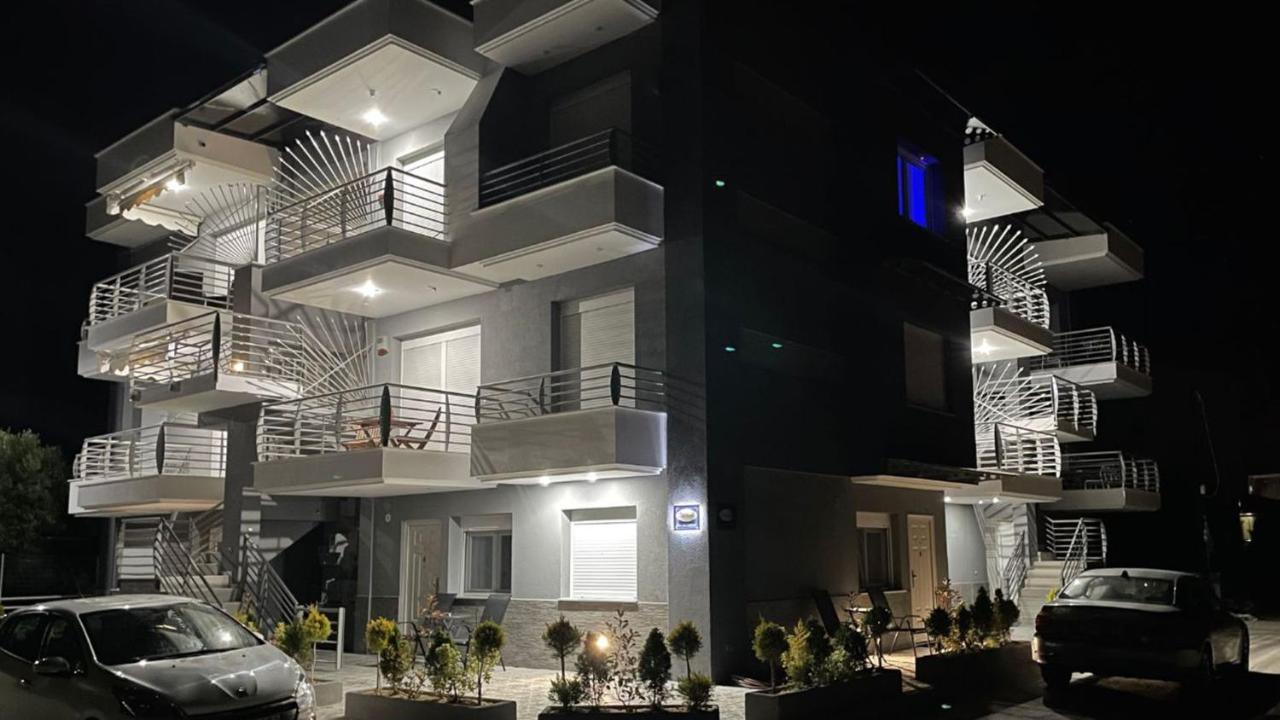 Luxrooms Ofrinion Exterior photo