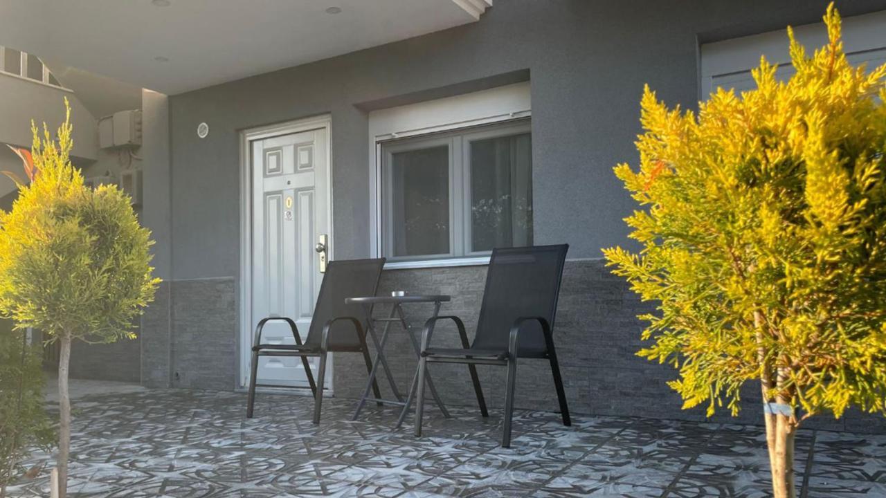 Luxrooms Ofrinion Exterior photo