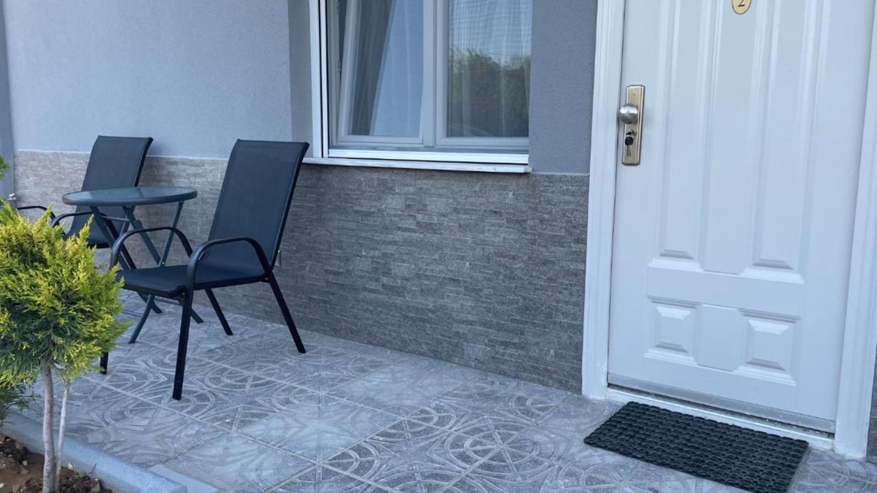 Luxrooms Ofrinion Exterior photo