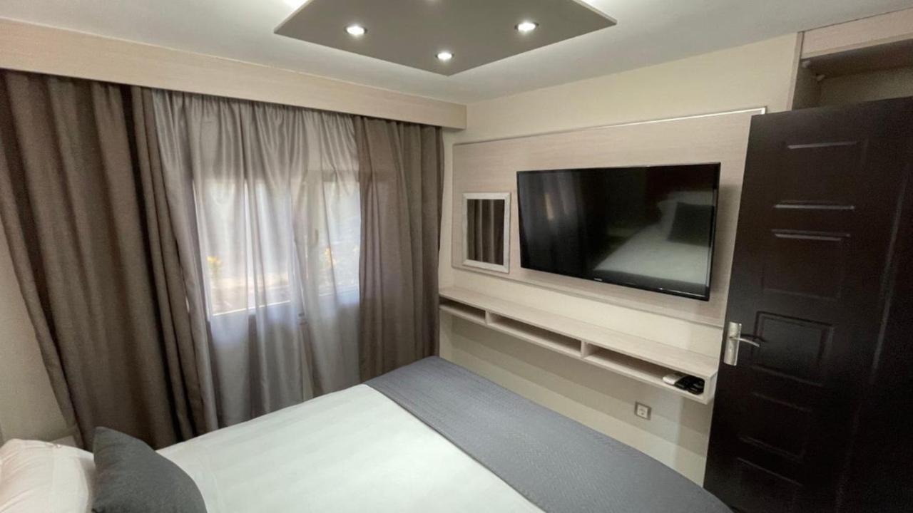 Luxrooms Ofrinion Exterior photo