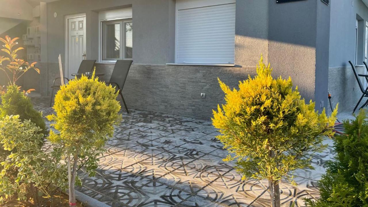 Luxrooms Ofrinion Exterior photo